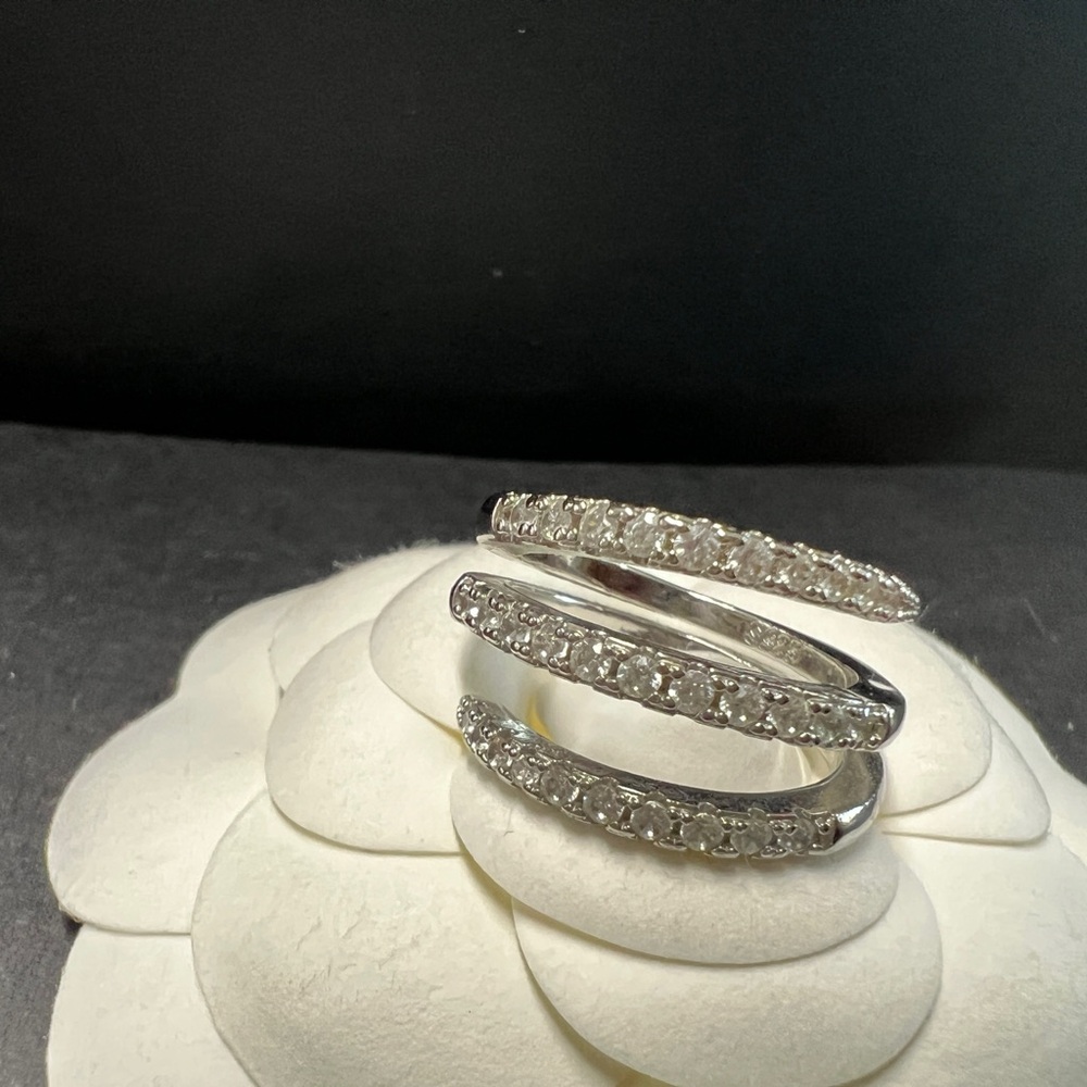 Elegant Silver Triple Band Ring size 5.5
